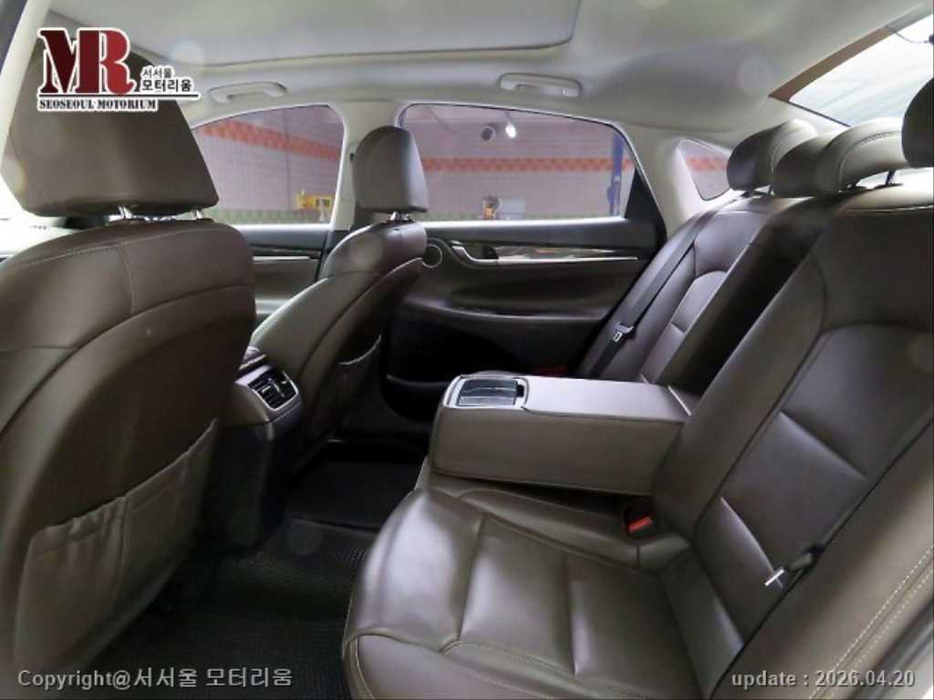 HYUNDAI Grandeur - Vista 5
