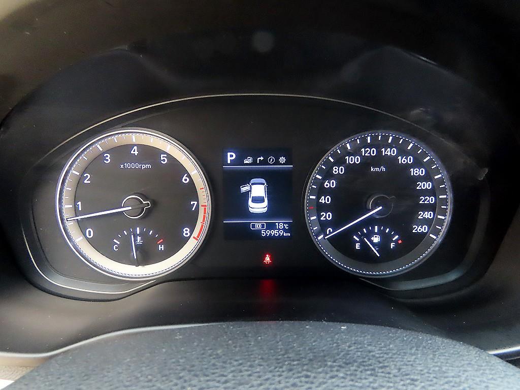 HYUNDAI Grandeur - Vista 9