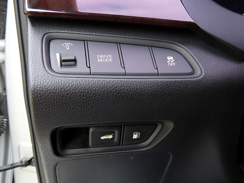 HYUNDAI Grandeur - Vista 11