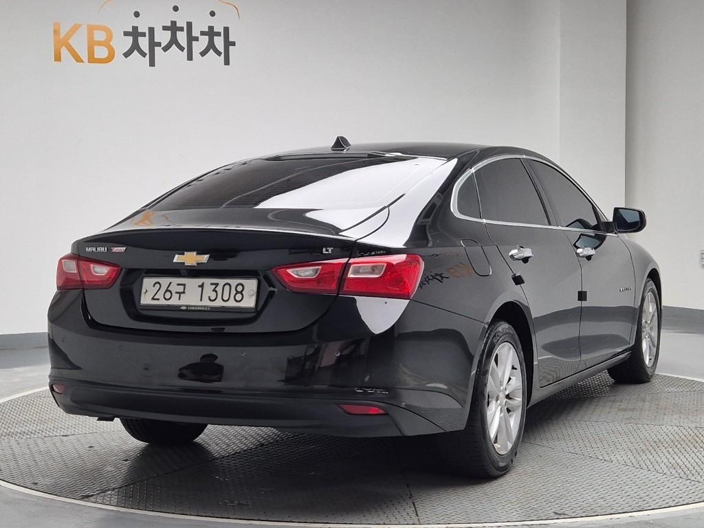 Chevrolet Malibu - Vista 3