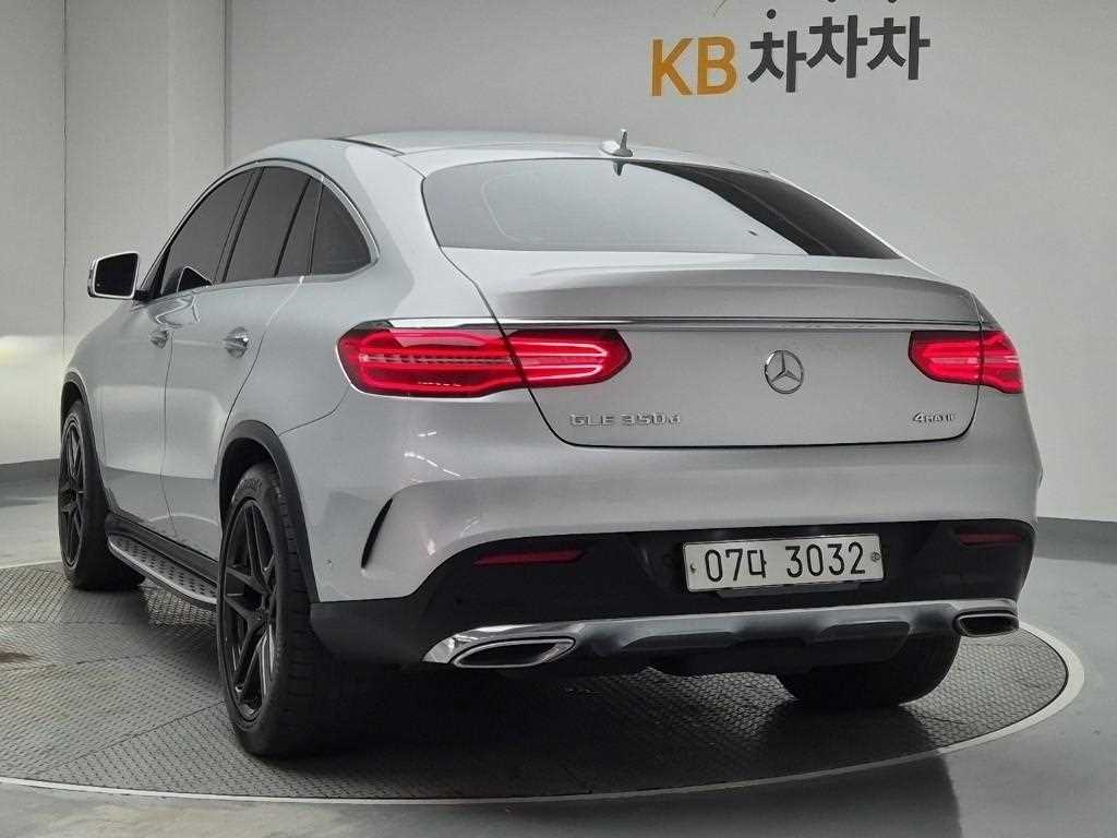 Mercedes Benz GLE Class - Vista 2