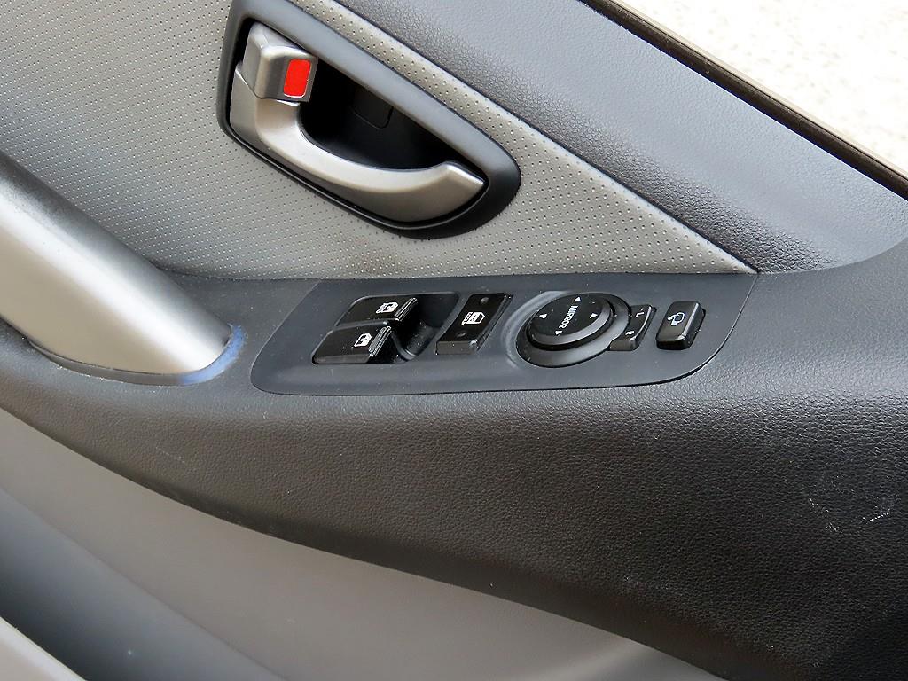 HYUNDAI Starex - Vista 11