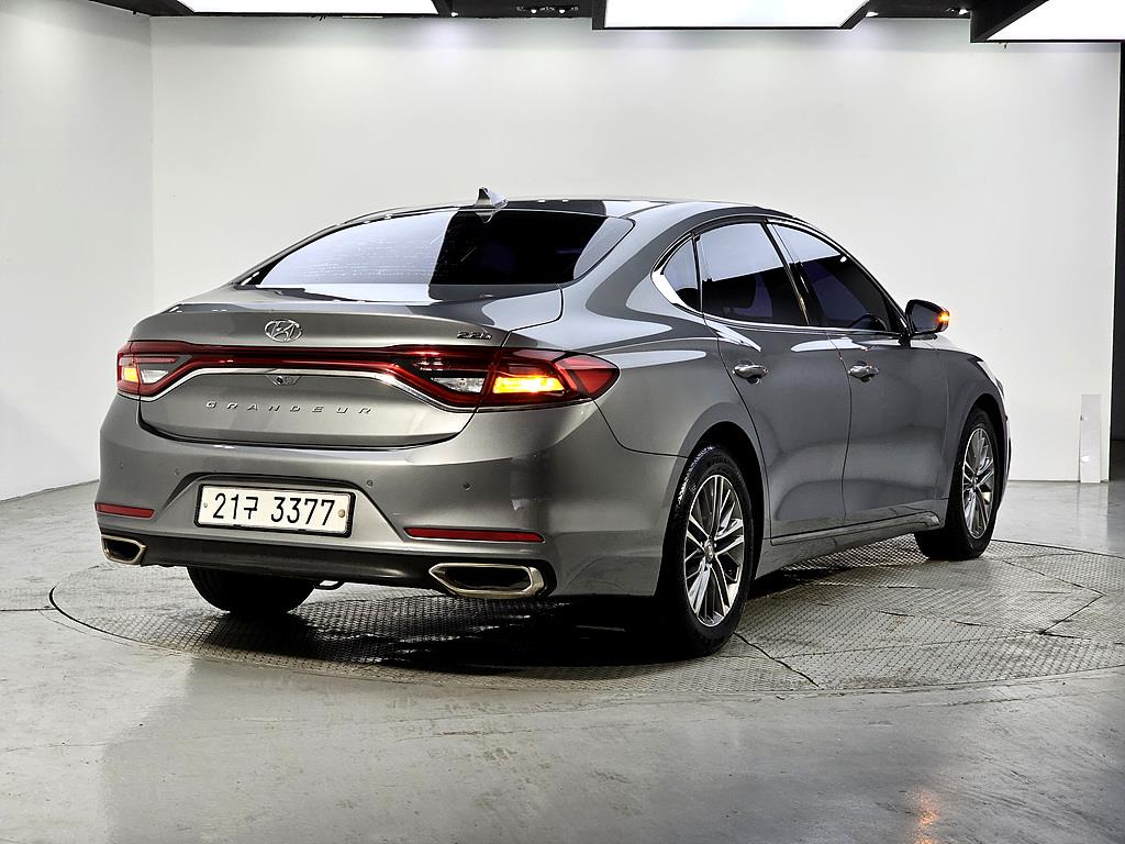 HYUNDAI Grandeur - Vista 4