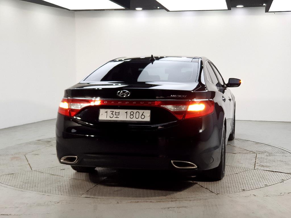 HYUNDAI Grandeur - Vista 3