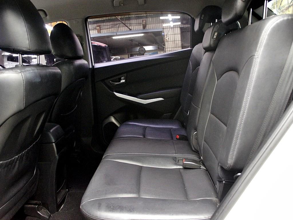 Ssangyong Korando - Vista 11