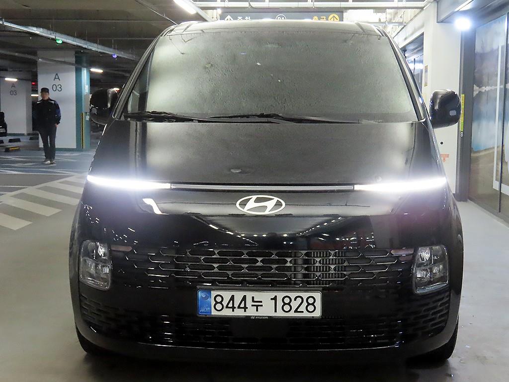 HYUNDAI Staria - Vista 2