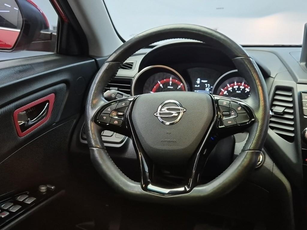 Ssangyong Tivoli - Vista 9