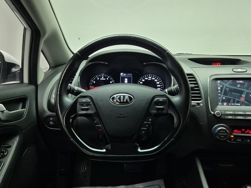 KIA K3 - Vista 9