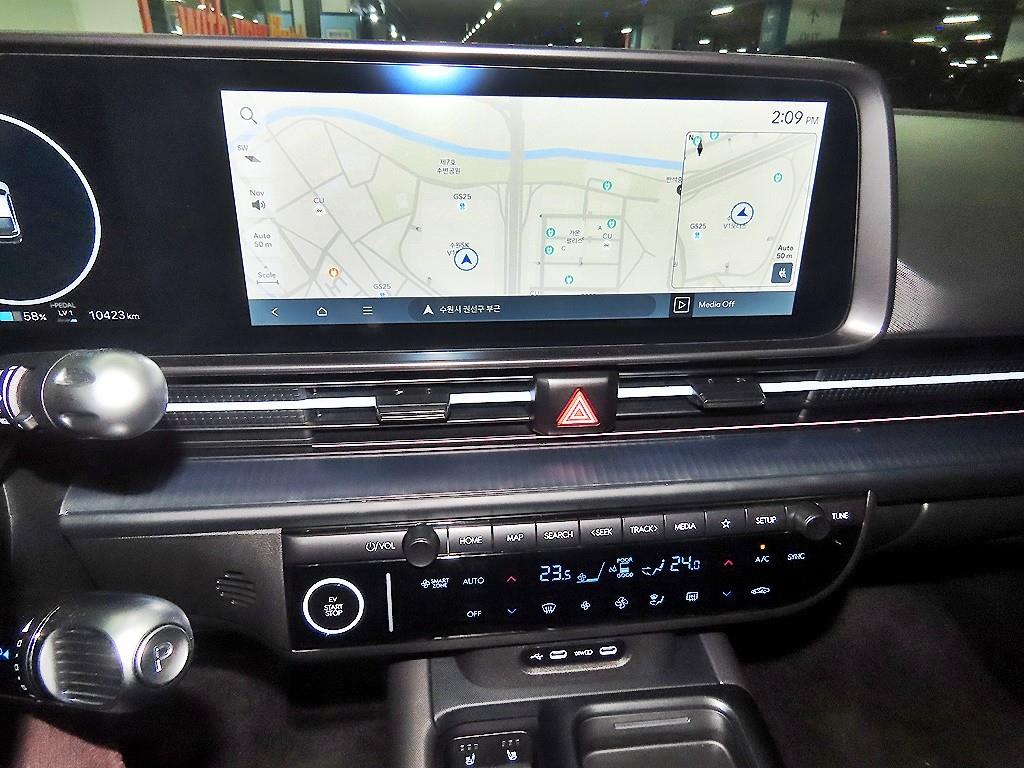 HYUNDAI Ioniq 6 - Vista 11