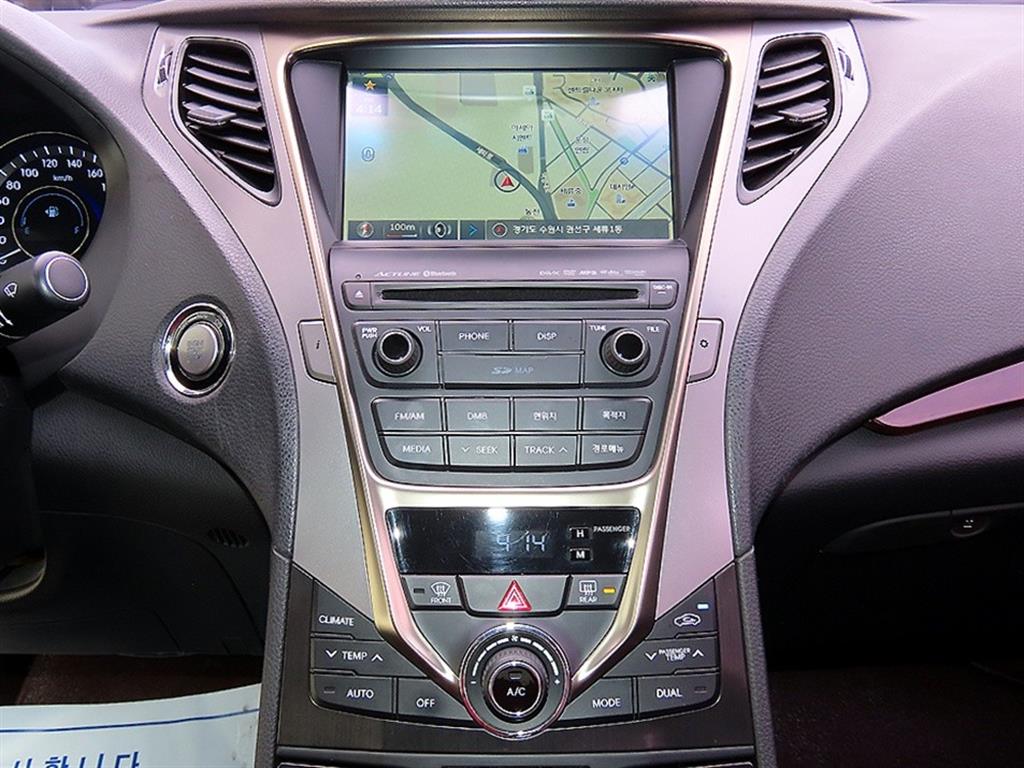 HYUNDAI Grandeur - Vista 12