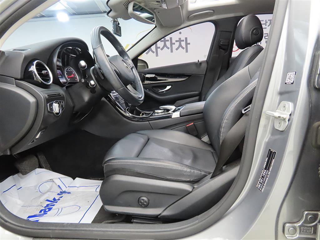 Mercedes Benz C Class - Vista 5