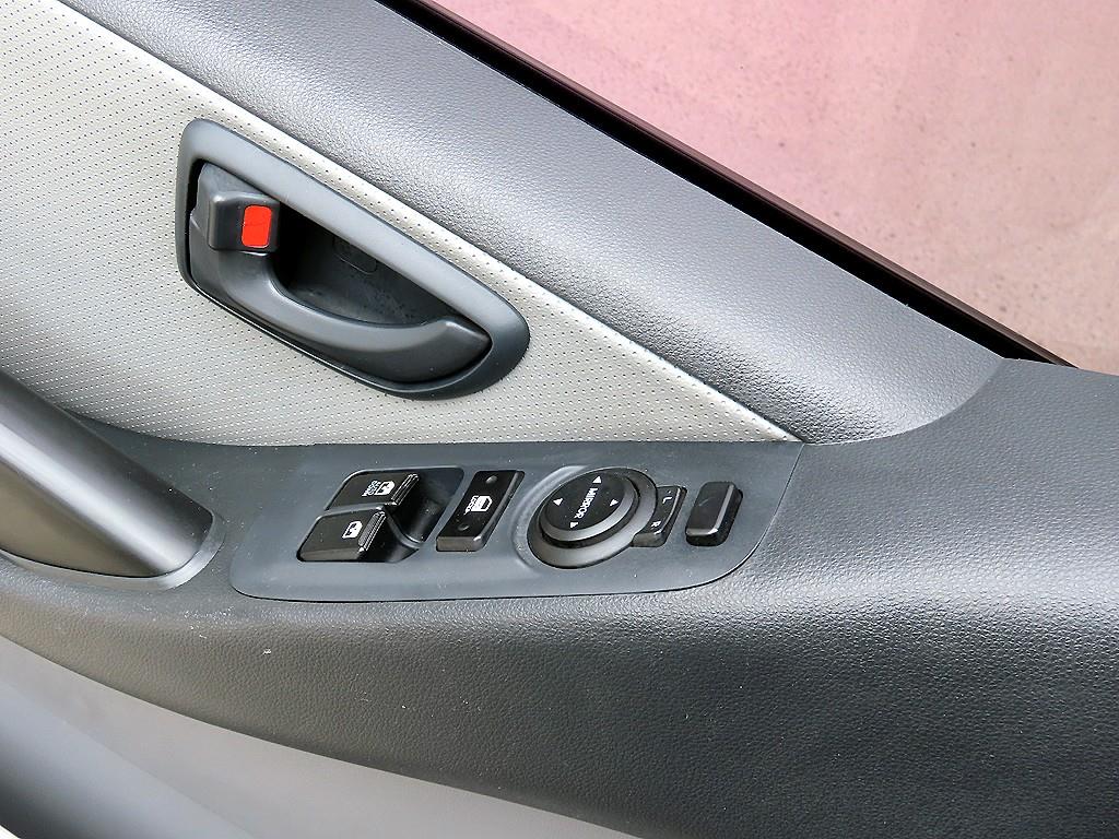 HYUNDAI Starex - Vista 11