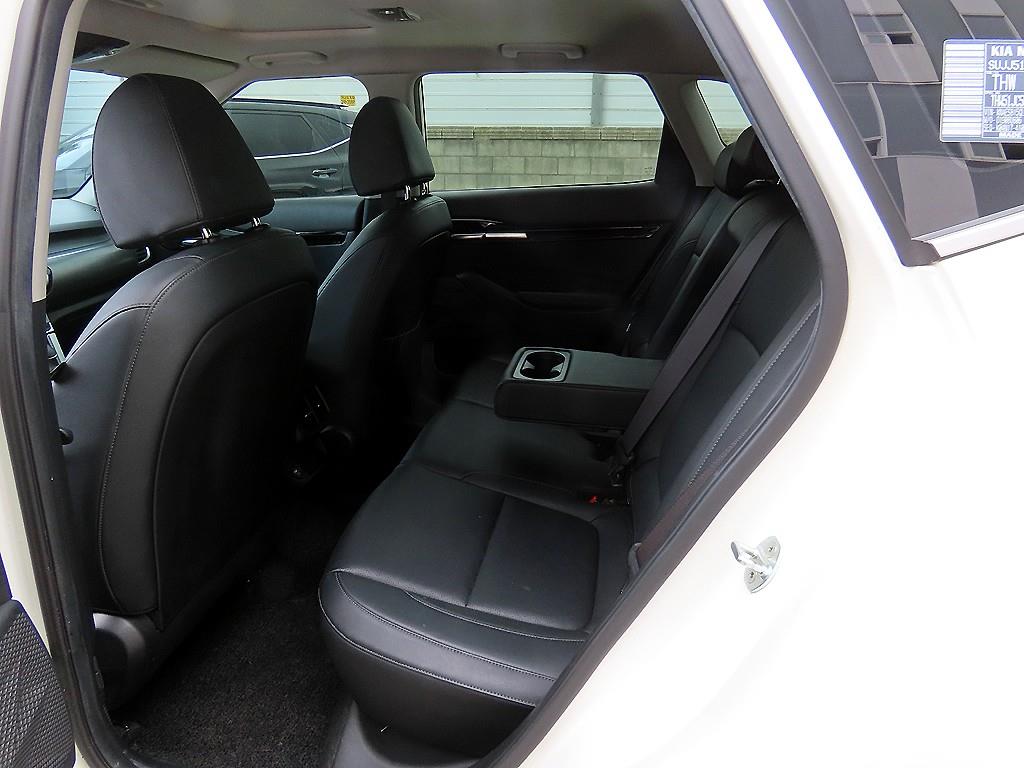 KIA Seltos - Vista 6