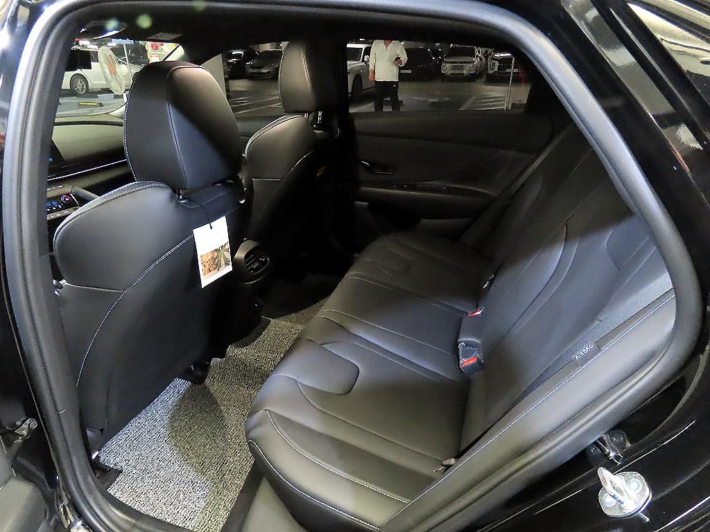 HYUNDAI Avante - Vista 7