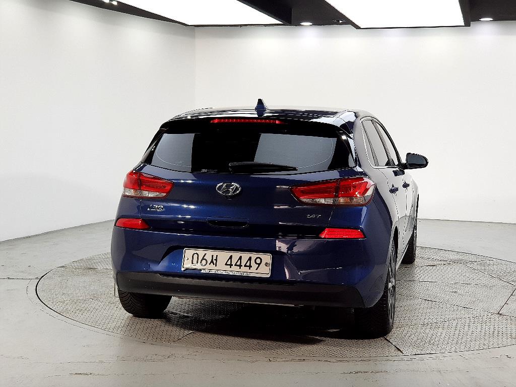 HYUNDAI i30 - Vista 3