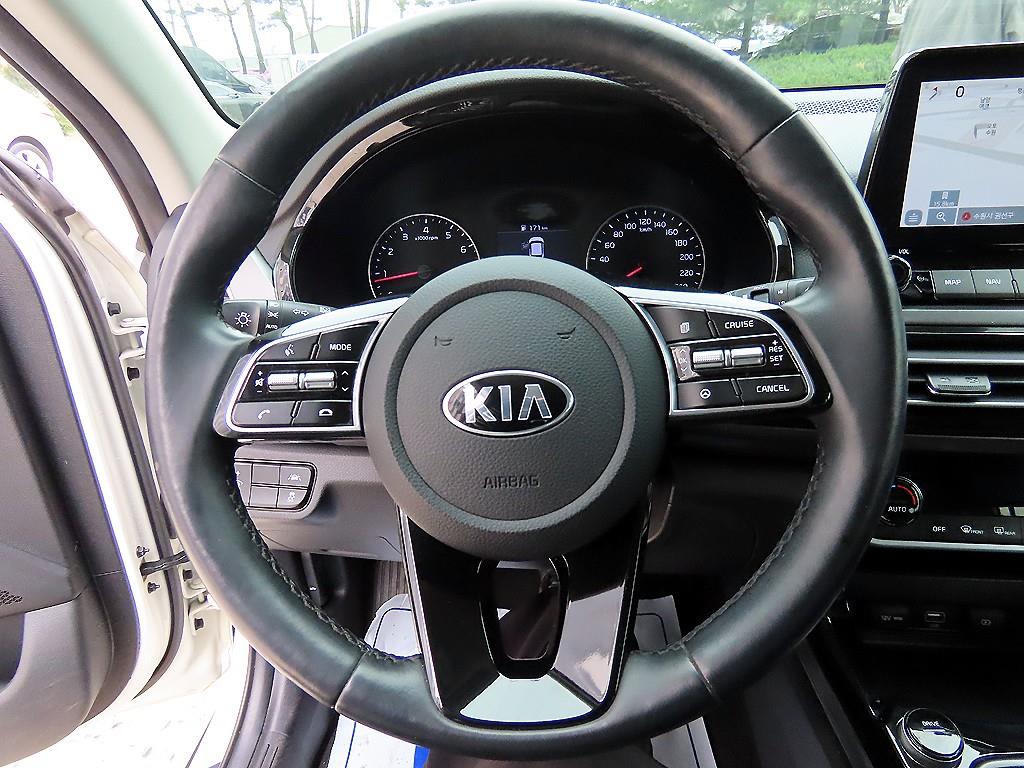 KIA Seltos - Vista 8