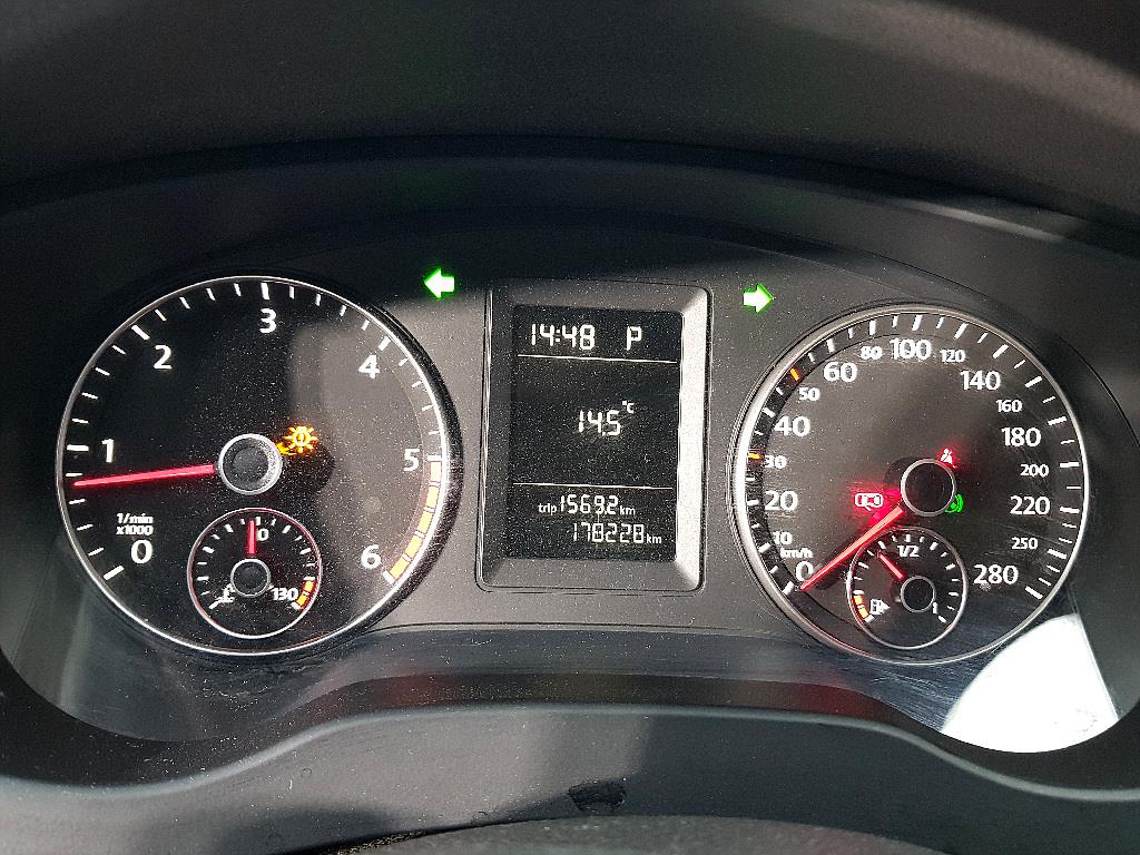 Volkswagen Jetta - Vista 7