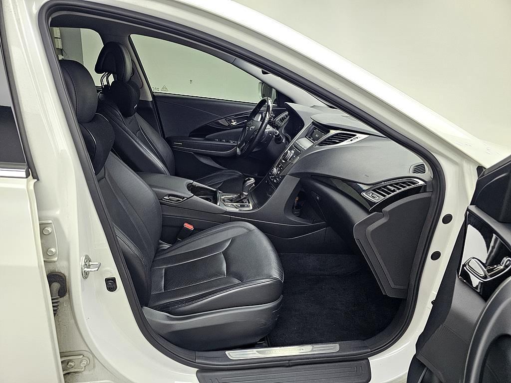 HYUNDAI Grandeur - Vista 10