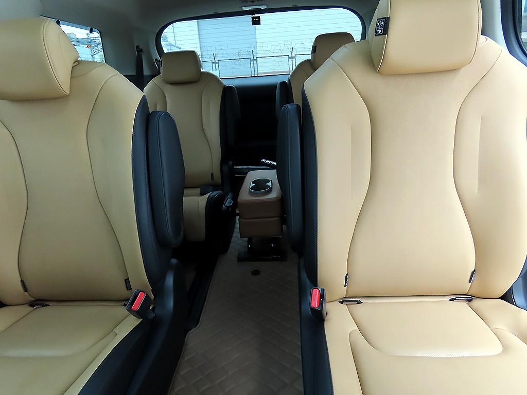 KIA Carnival - Vista 7
