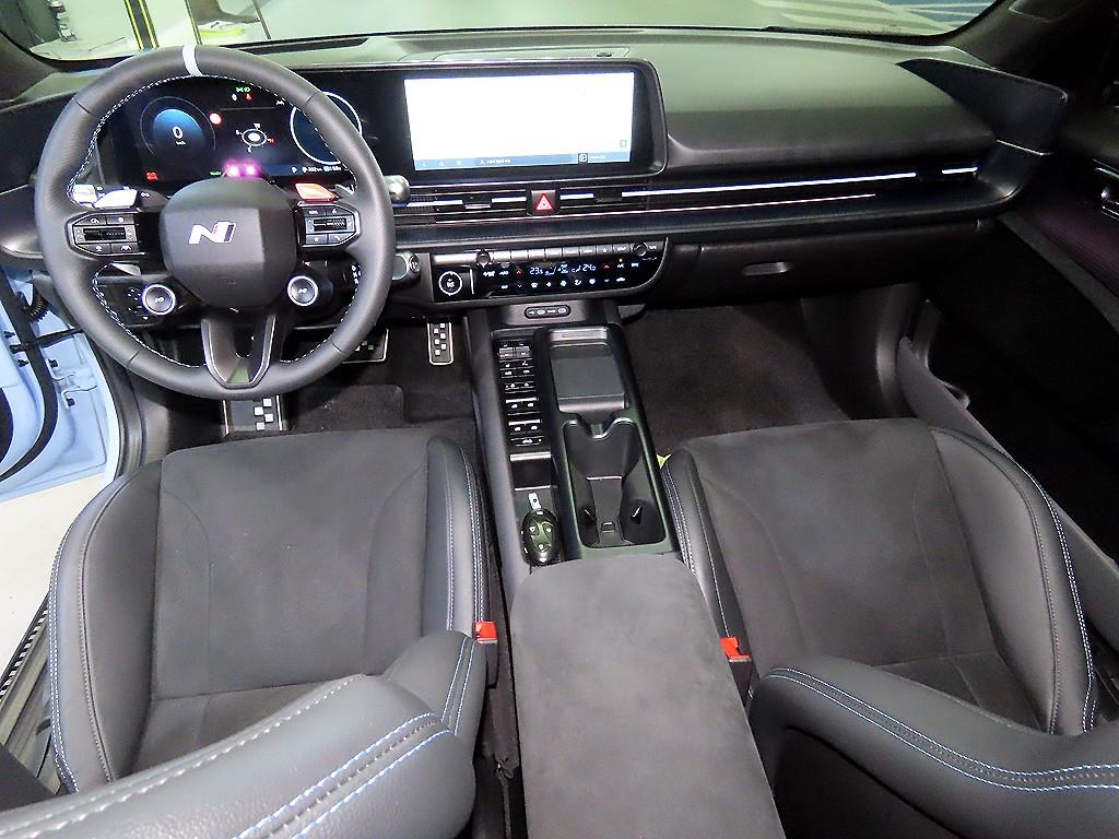 HYUNDAI Ioniq 6 - Vista 10