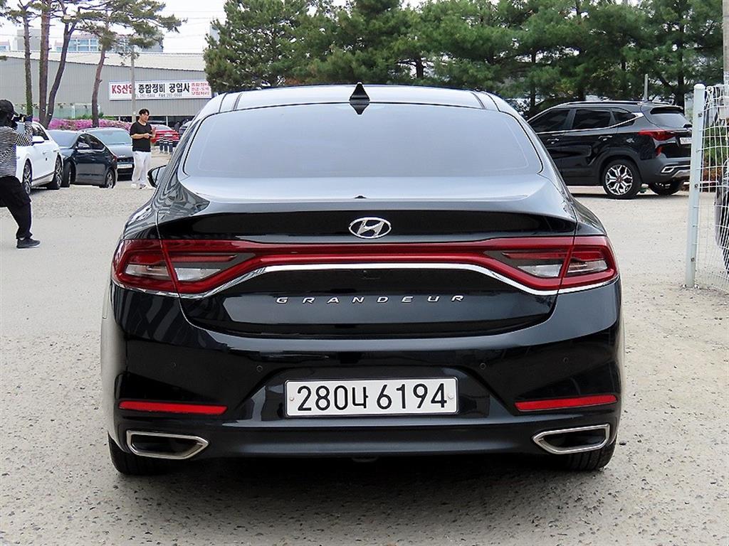 HYUNDAI Grandeur - Vista 4