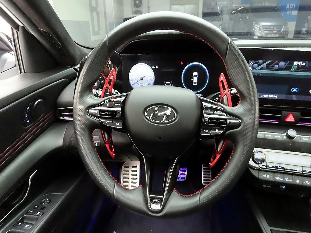 HYUNDAI Avante - Vista 7