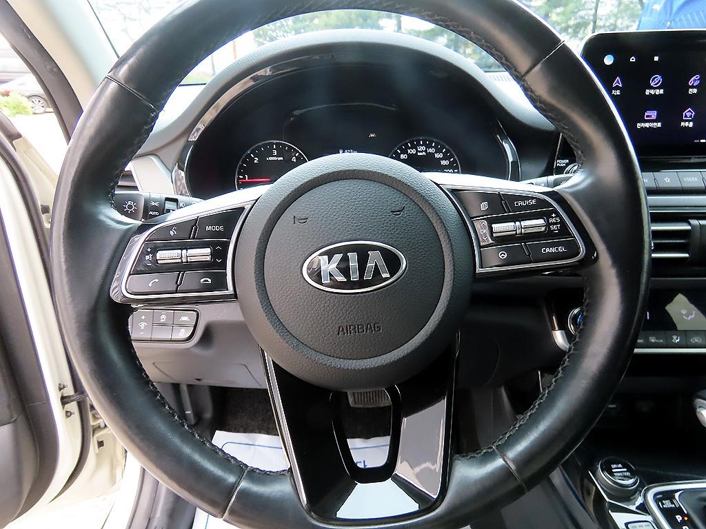 KIA Seltos - Vista 8
