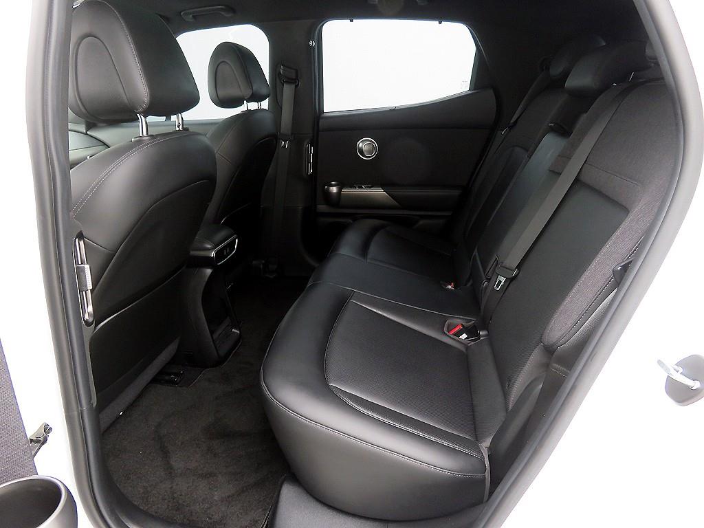 Genesis GV60 - Vista 8