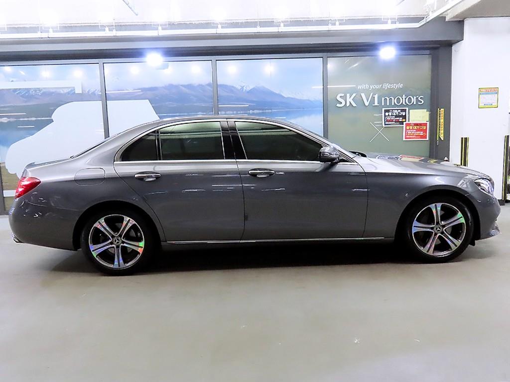 Mercedes Benz E class - Vista 3