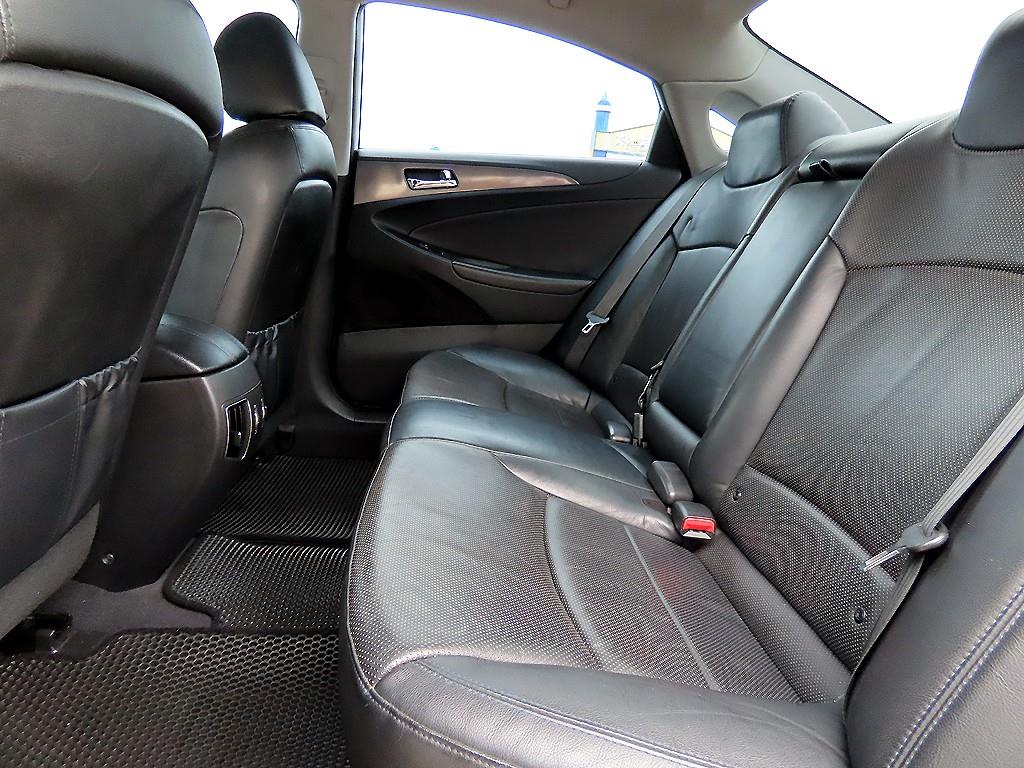 HYUNDAI Sonata - Vista 6