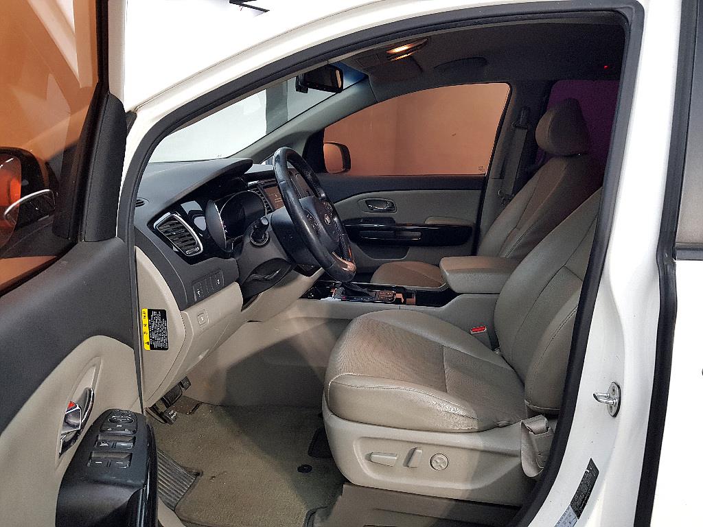 KIA Carnival - Vista 7