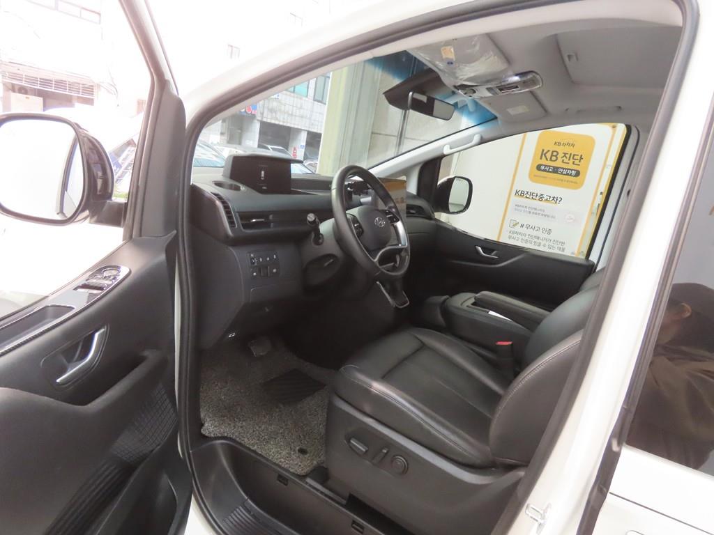 HYUNDAI Staria - Vista 5