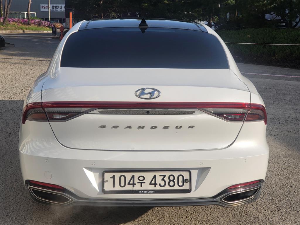 HYUNDAI Grandeur - Vista 4