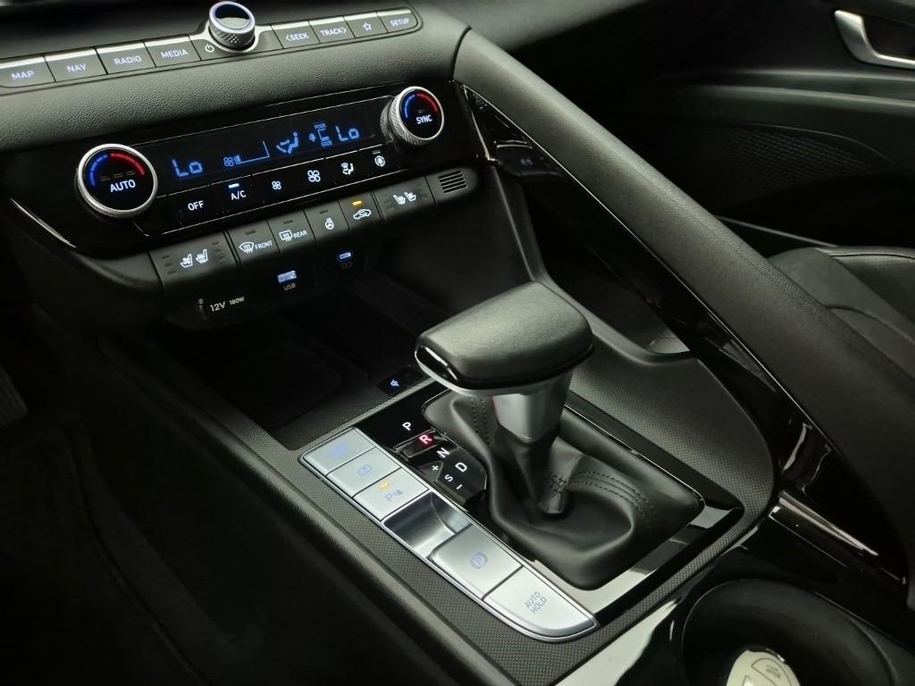 HYUNDAI Avante - Vista 12