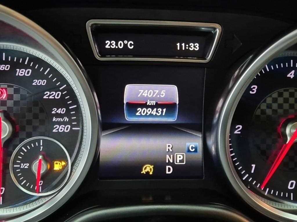 Mercedes Benz GLE Class - Vista 6