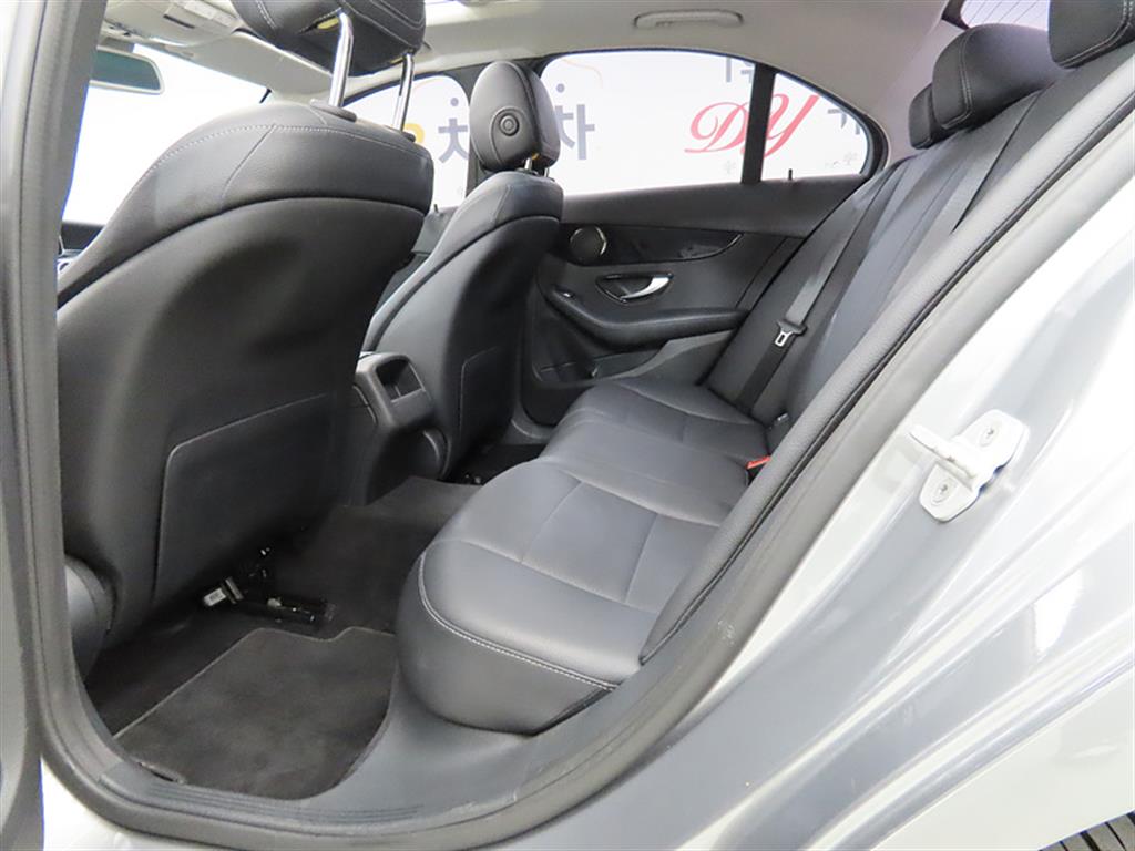 Mercedes Benz C Class - Vista 6