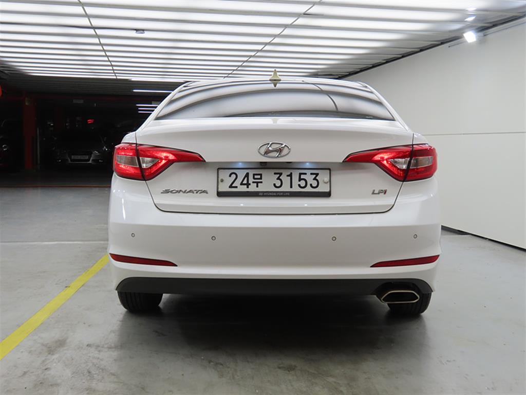 HYUNDAI Sonata - Vista 3