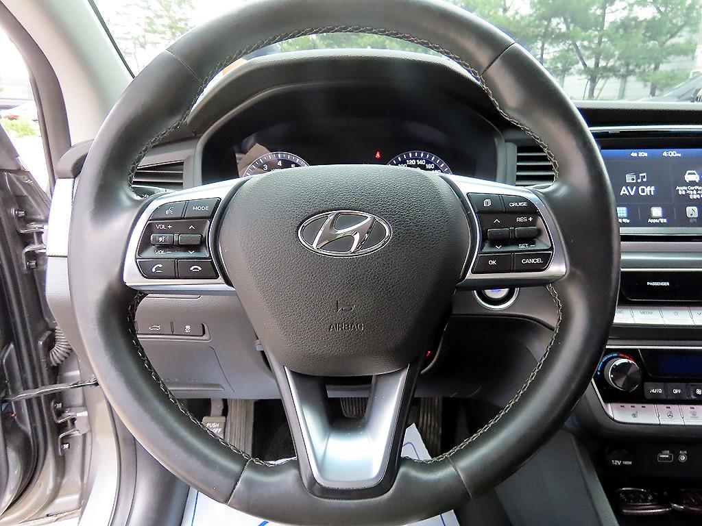 HYUNDAI Sonata - Vista 8