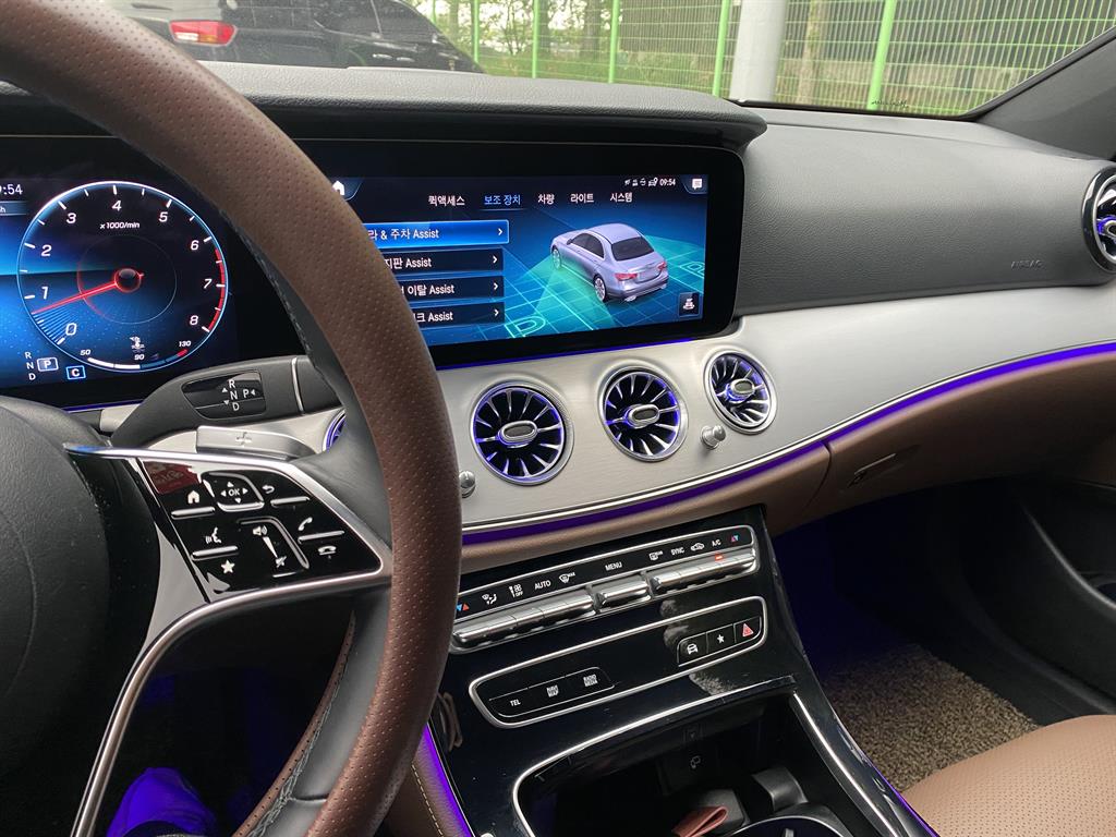 Mercedes Benz E class - Vista 8