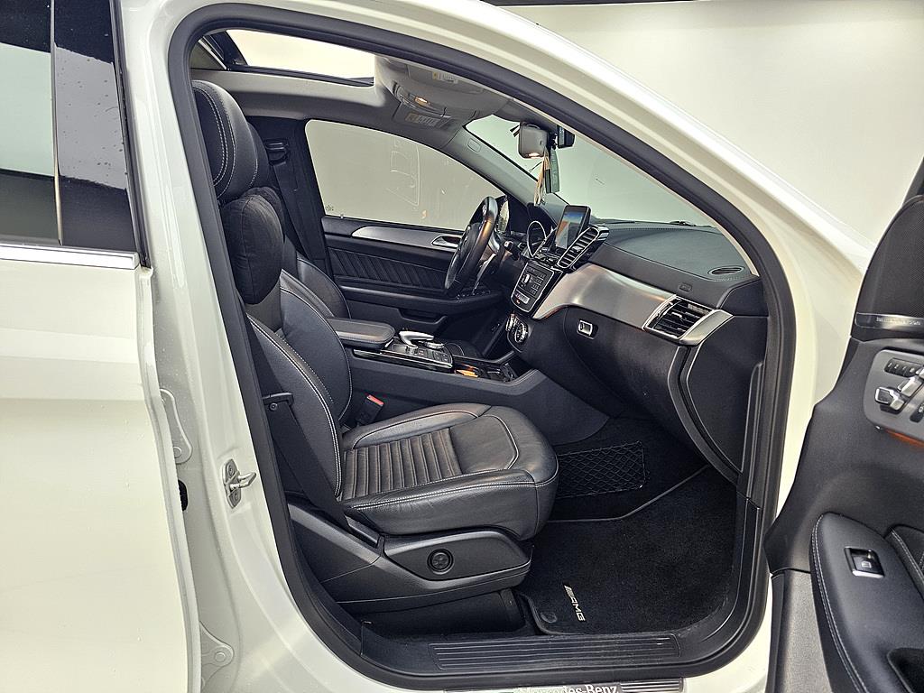 Mercedes Benz GLE Class - Vista 11