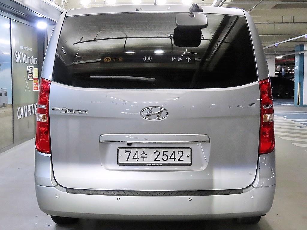 HYUNDAI Starex - Vista 5