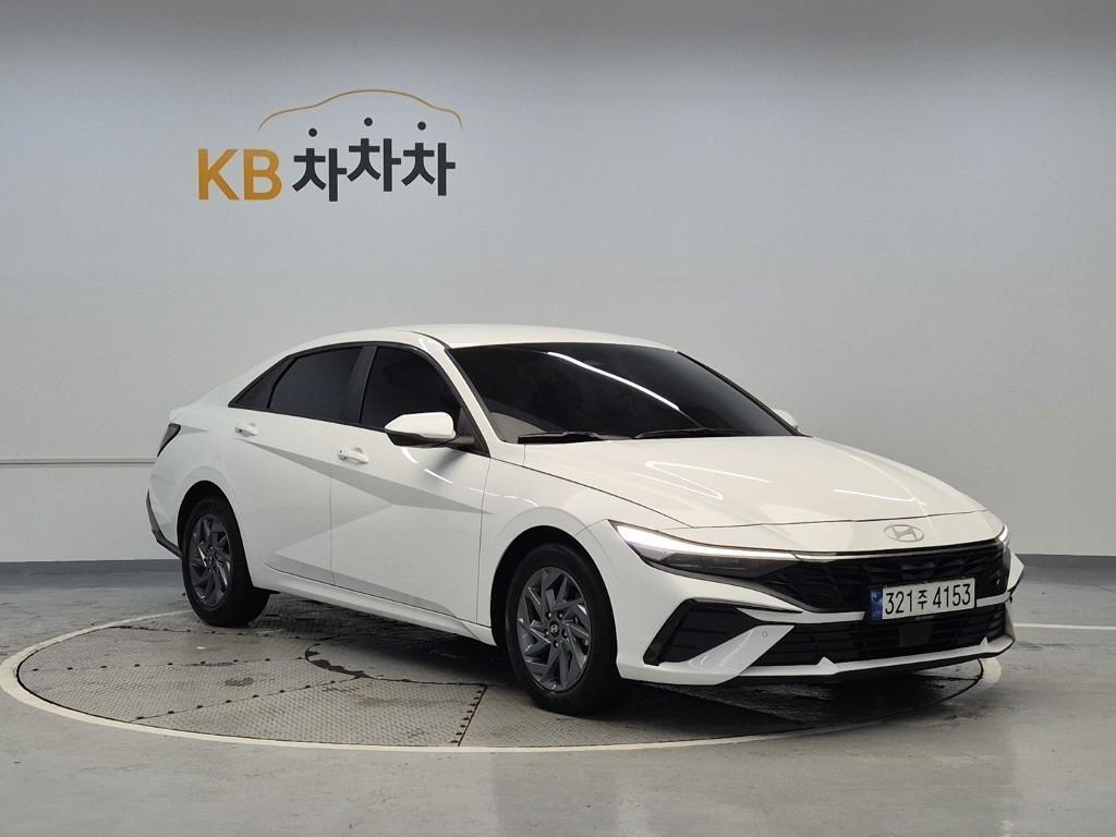 HYUNDAI Avante - Vista 4