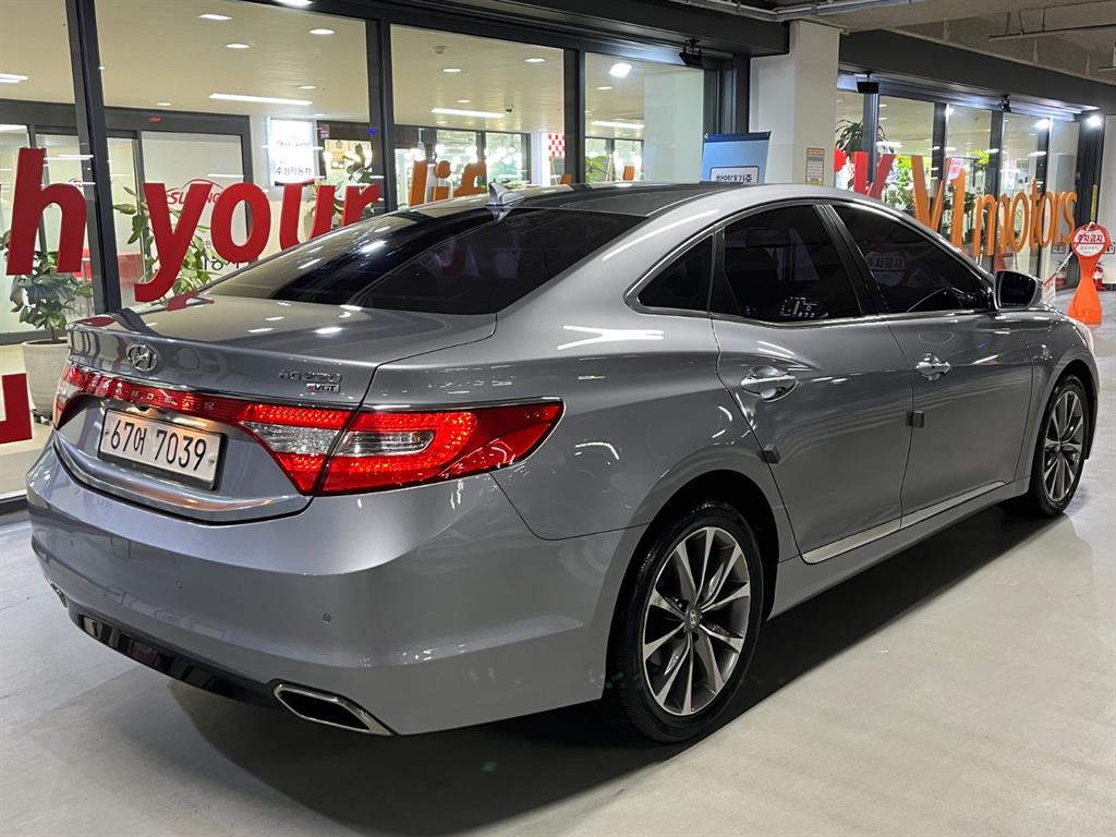 HYUNDAI Grandeur - Vista 4