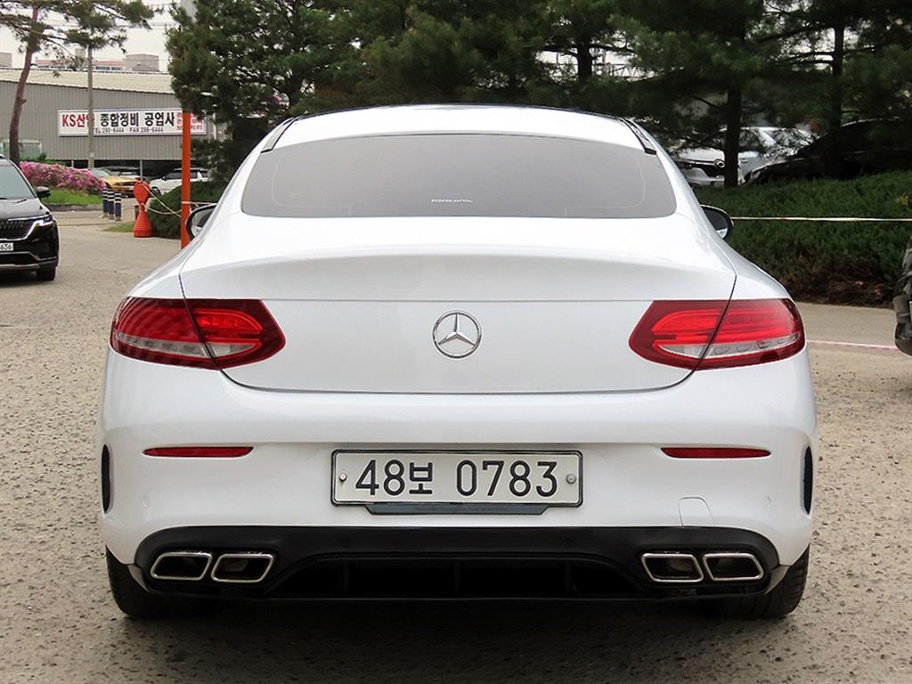 Mercedes Benz C Class - Vista 4