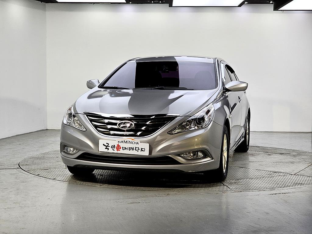 HYUNDAI Sonata - Vista 2