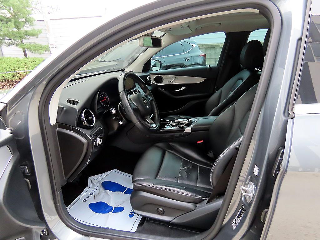 Mercedes Benz GLC Class - Vista 5