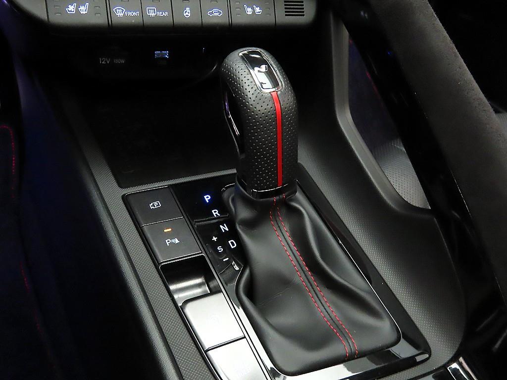 HYUNDAI Avante - Vista 10