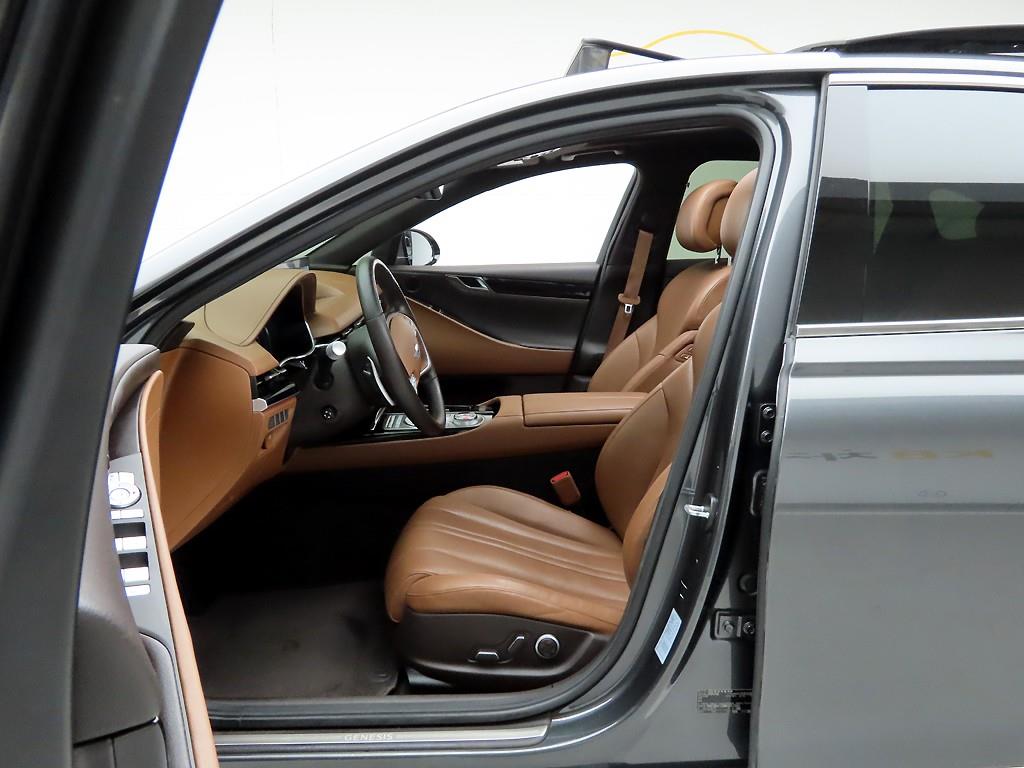Genesis G80 - Vista 12