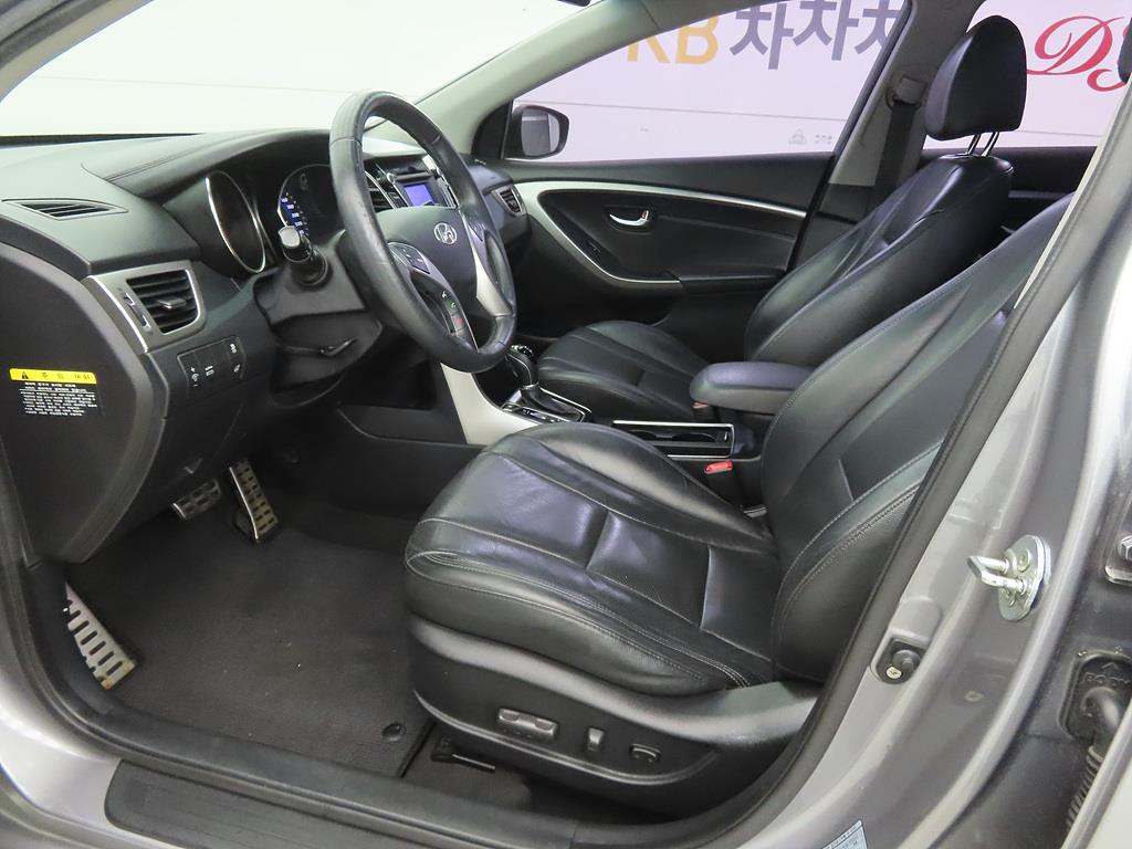 HYUNDAI i30 - Vista 5