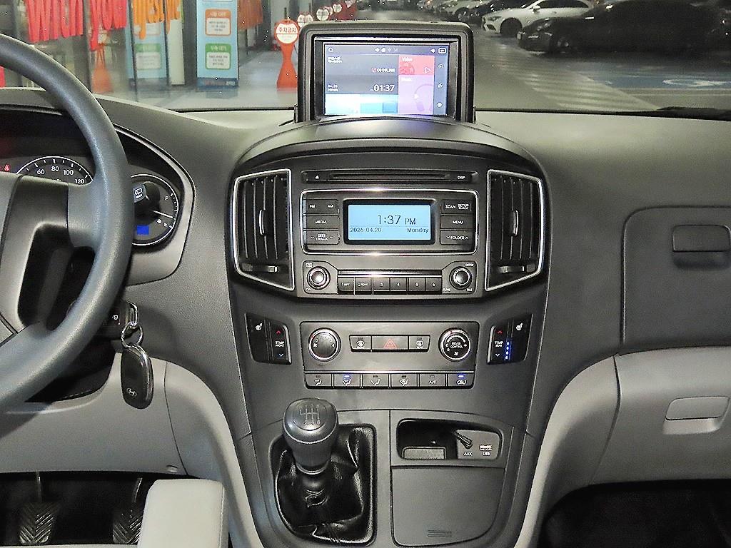 HYUNDAI Starex - Vista 11